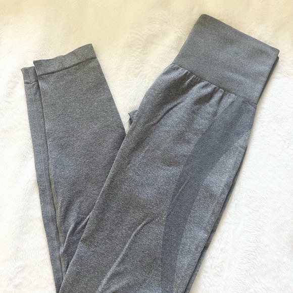 NVGTN Gray Contour Seamless Leggings and Matching Seamless Sports Bra sz XS - Picture 2 of 6